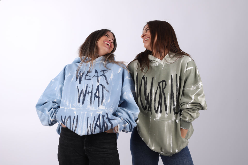 Sudadera capucha "Wear what u want"